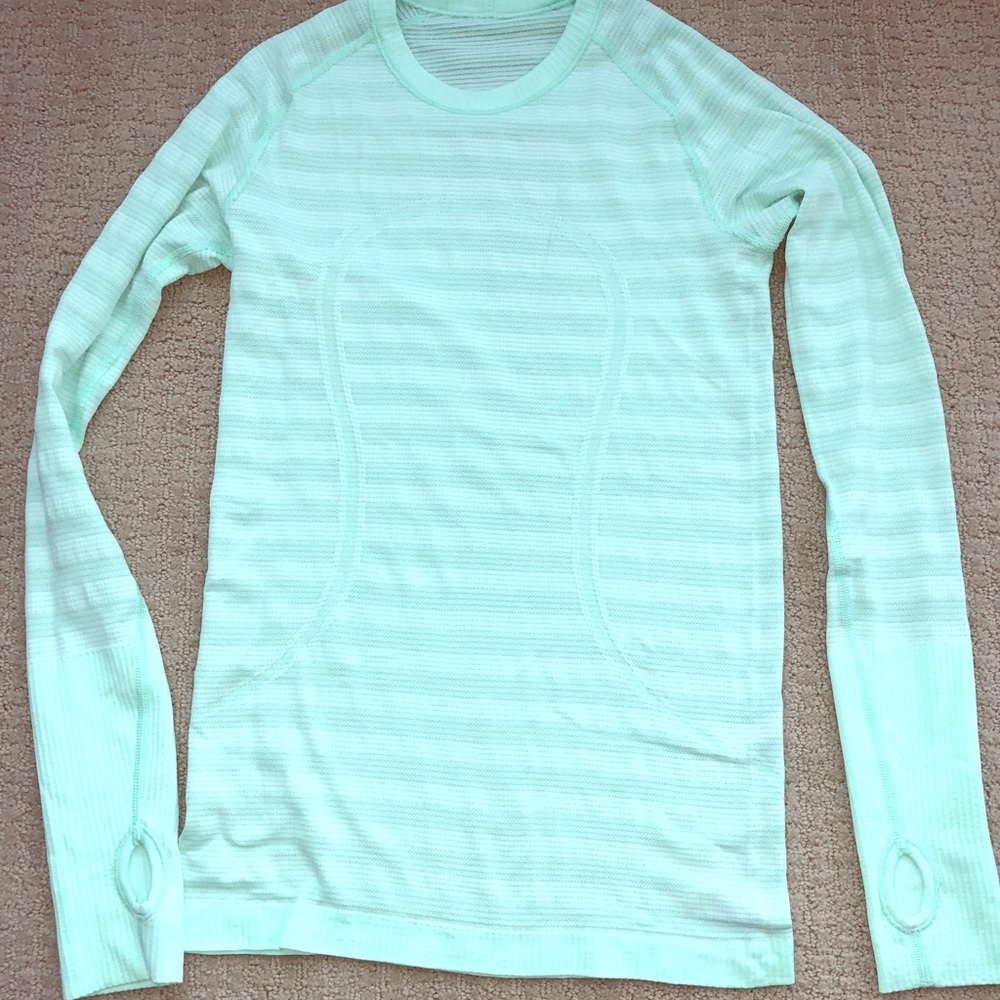 Lululemon mint top